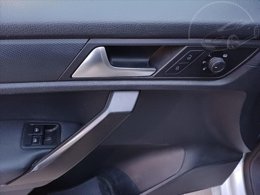 2019 Volkswagen Caddy - 18