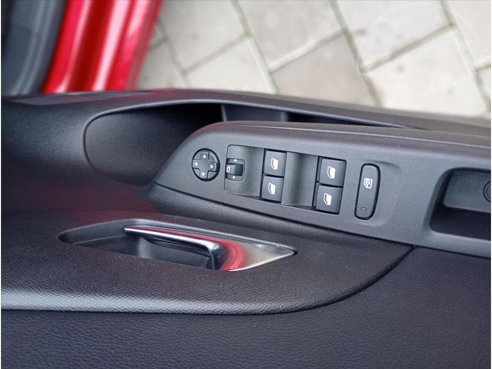 2020 Opel Corsa - 19