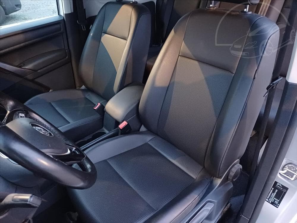 2019 Volkswagen Caddy - 19