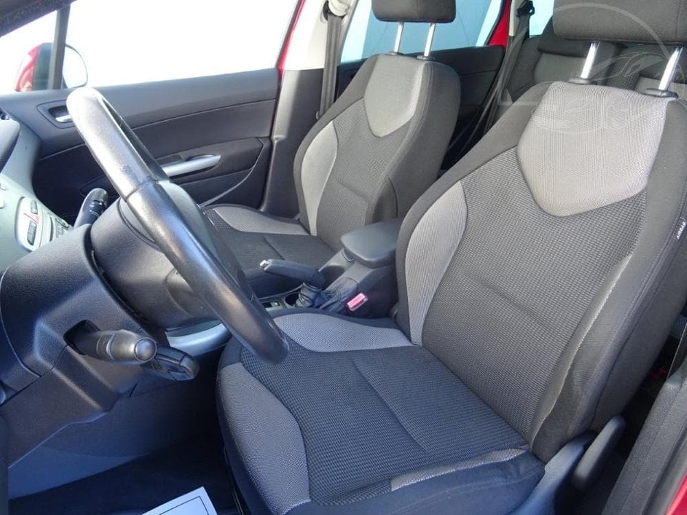 2008 Peugeot 207 - 7