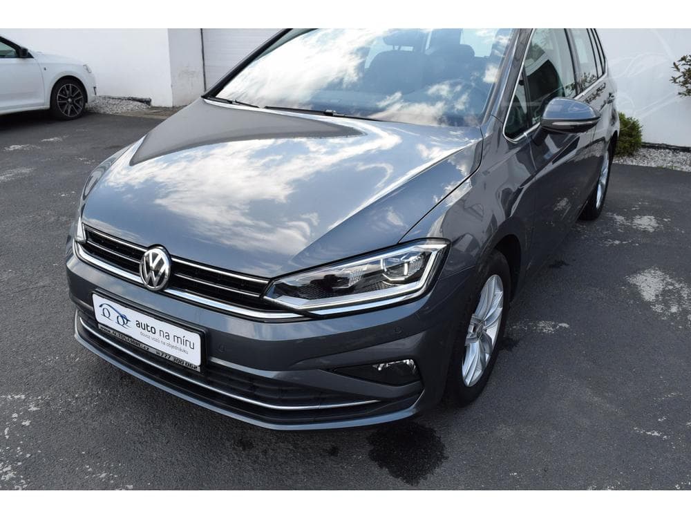 2020 Volkswagen Golf - 2