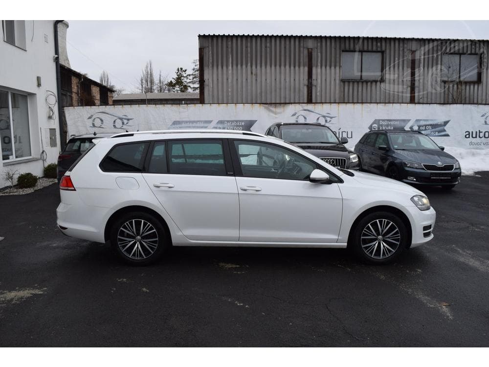 2016 Volkswagen Golf - 7