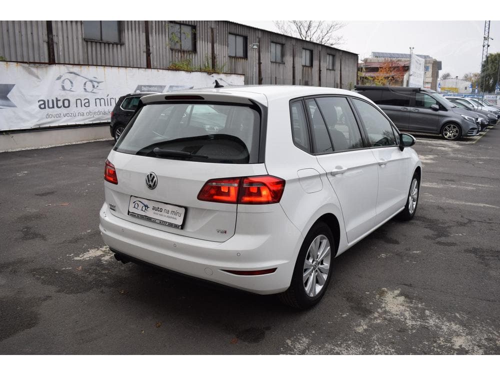 2017 Volkswagen Golf - 8