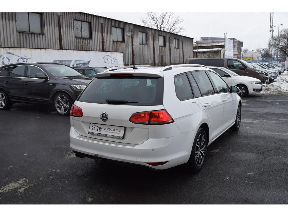 2016 Volkswagen Golf - 8