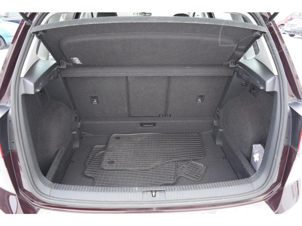 2018 Volkswagen Golf - 10