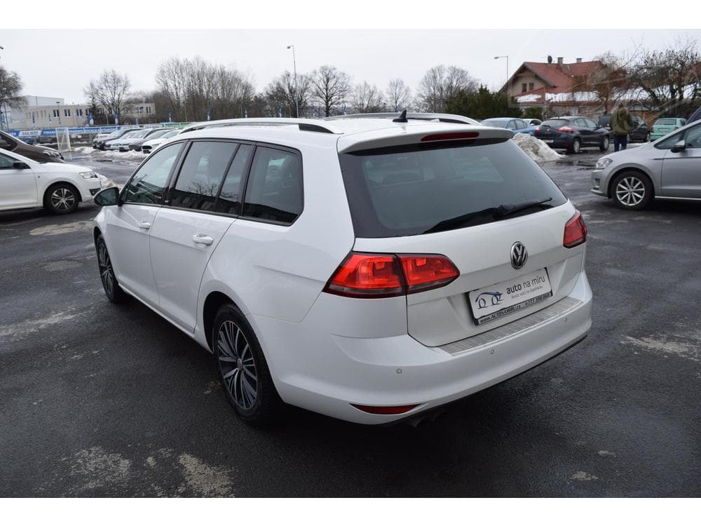 2016 Volkswagen Golf - 12