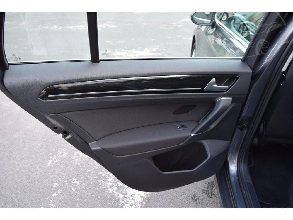 2020 Volkswagen Golf - 14