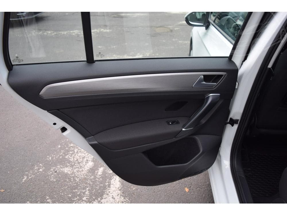 2017 Volkswagen Golf - 14