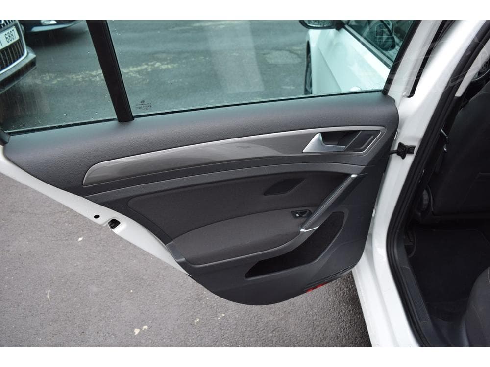 2016 Volkswagen Golf - 14