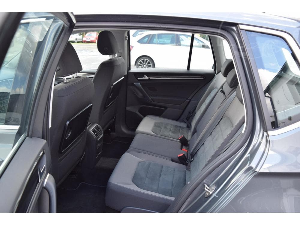 2020 Volkswagen Golf - 15