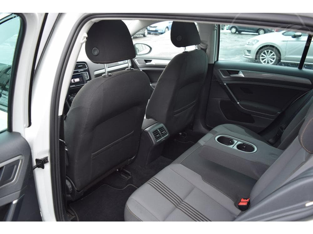 2016 Volkswagen Golf - 17