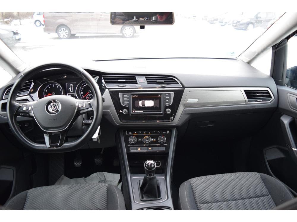 2017 Volkswagen Touran - 18