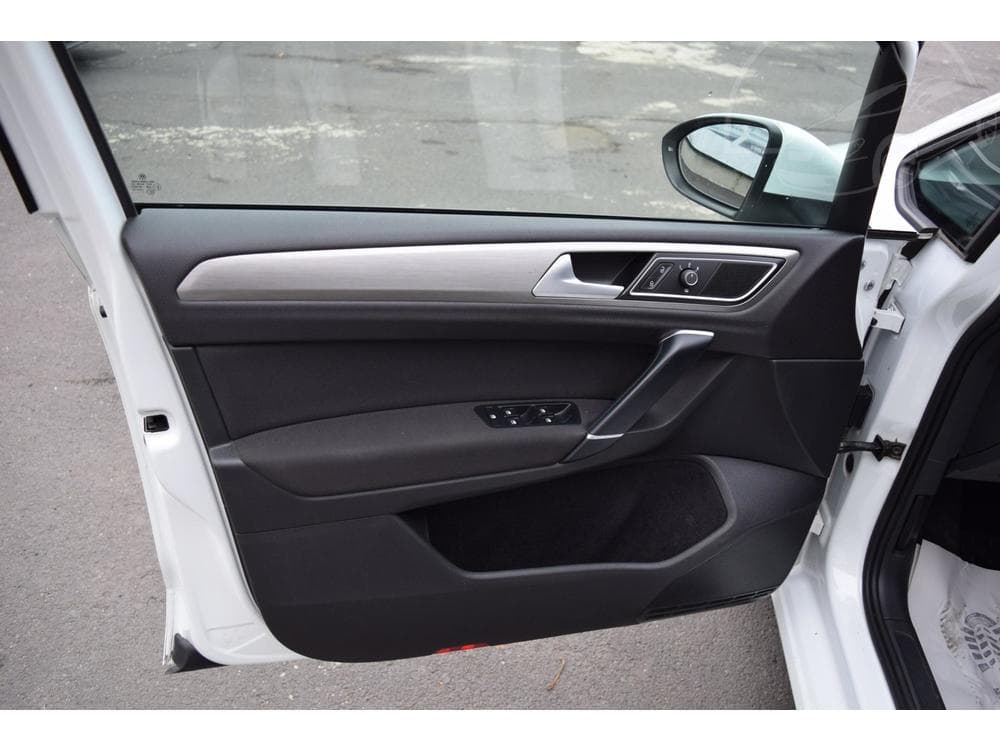 2017 Volkswagen Golf - 19