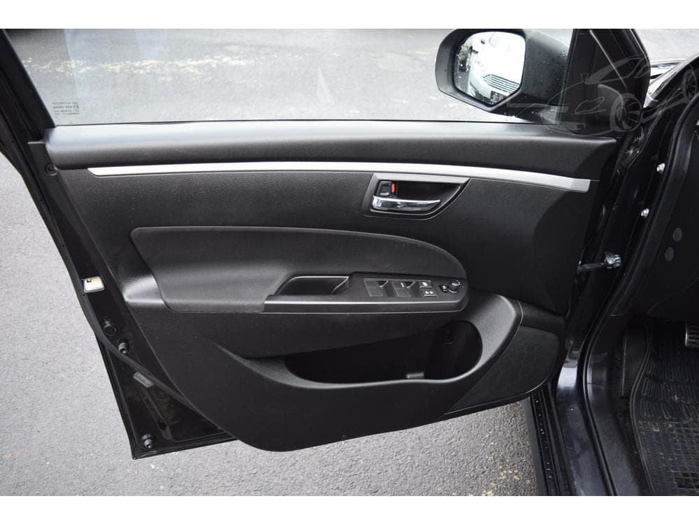 2013 Suzuki Swift - 19