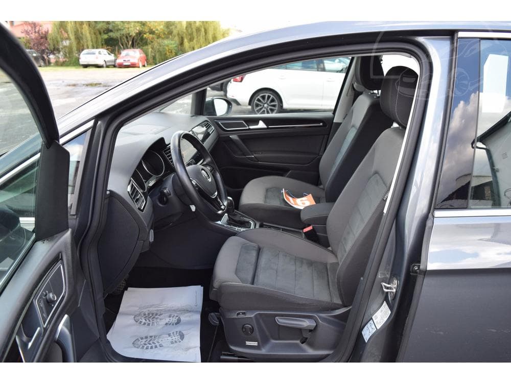 2020 Volkswagen Golf - 20