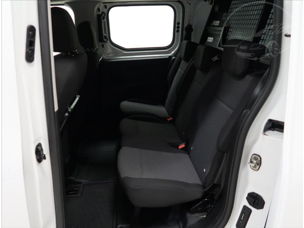 2021 Peugeot Partner - 8