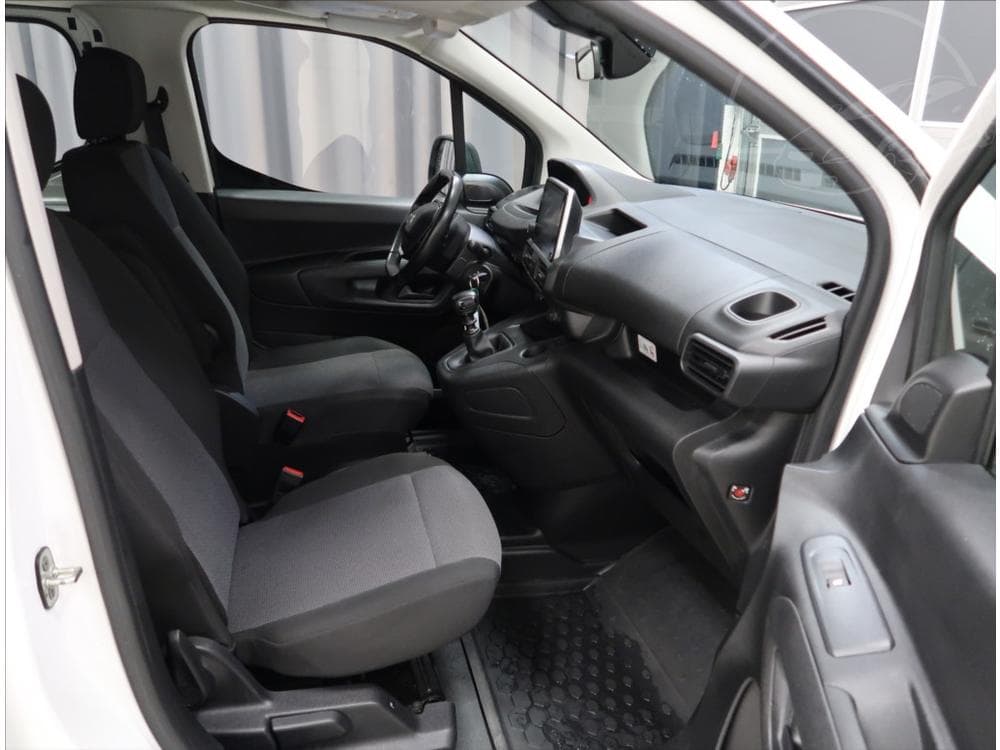 2021 Peugeot Partner - 10
