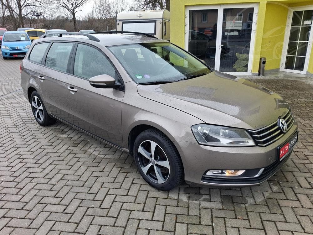 2011 Volkswagen PASSAT