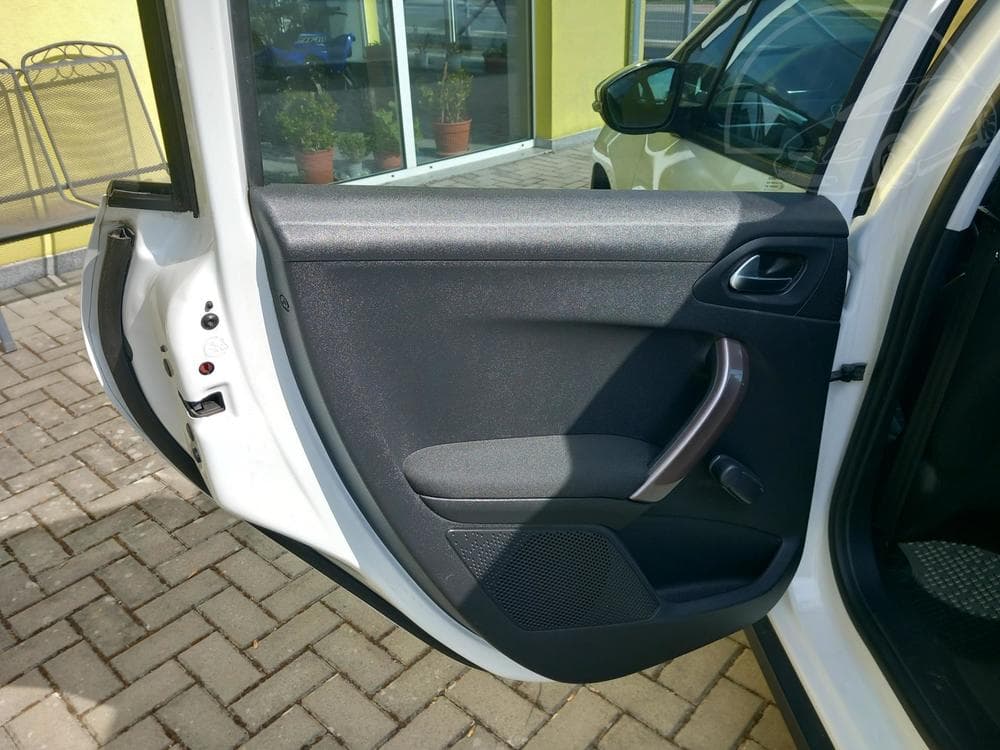 2015 Peugeot 2008 - 11