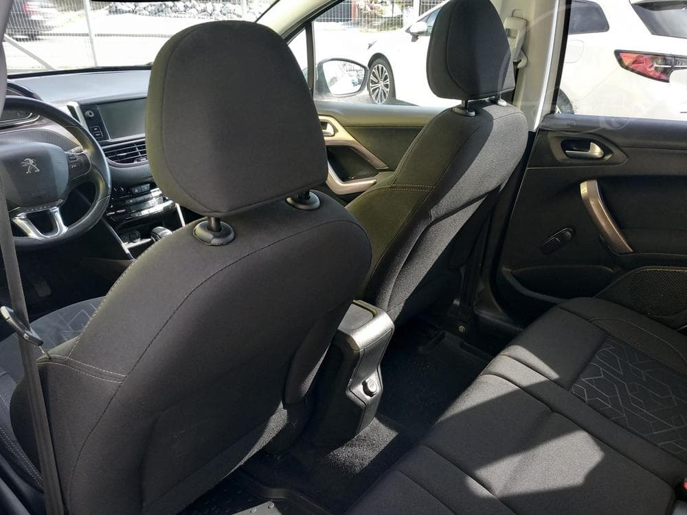 2015 Peugeot 2008 - 12