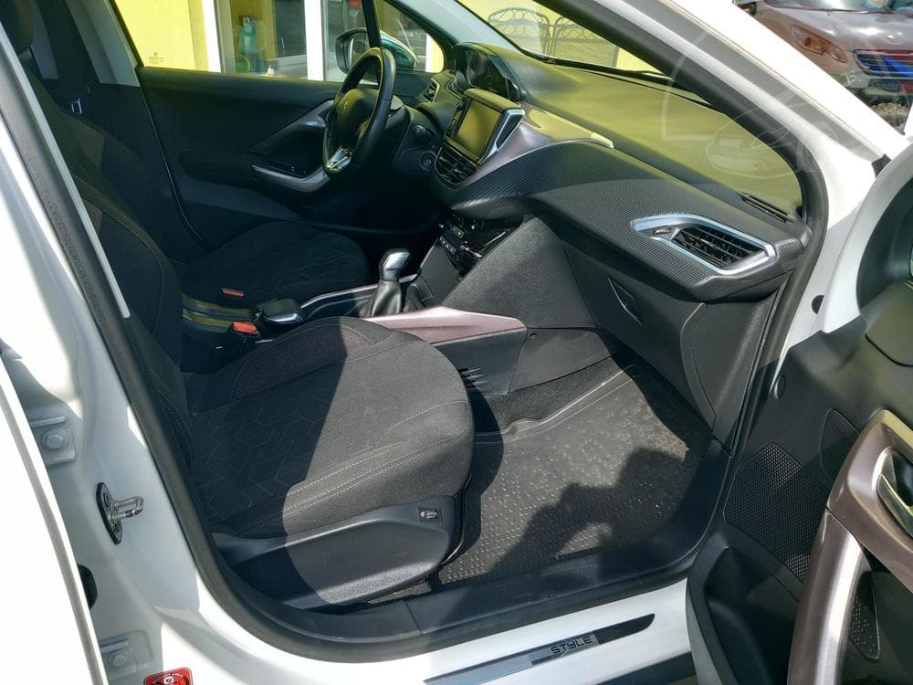 2015 Peugeot 2008 - 16