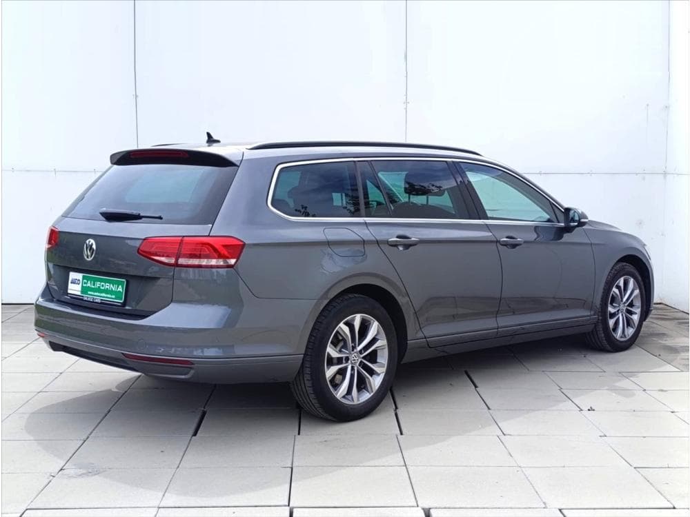 2016 Volkswagen PASSAT - 6