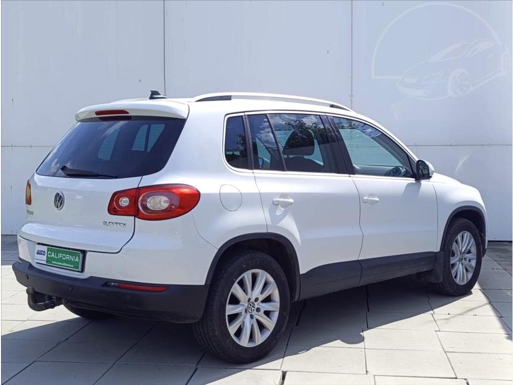 2010 Volkswagen TIGUAN - 11