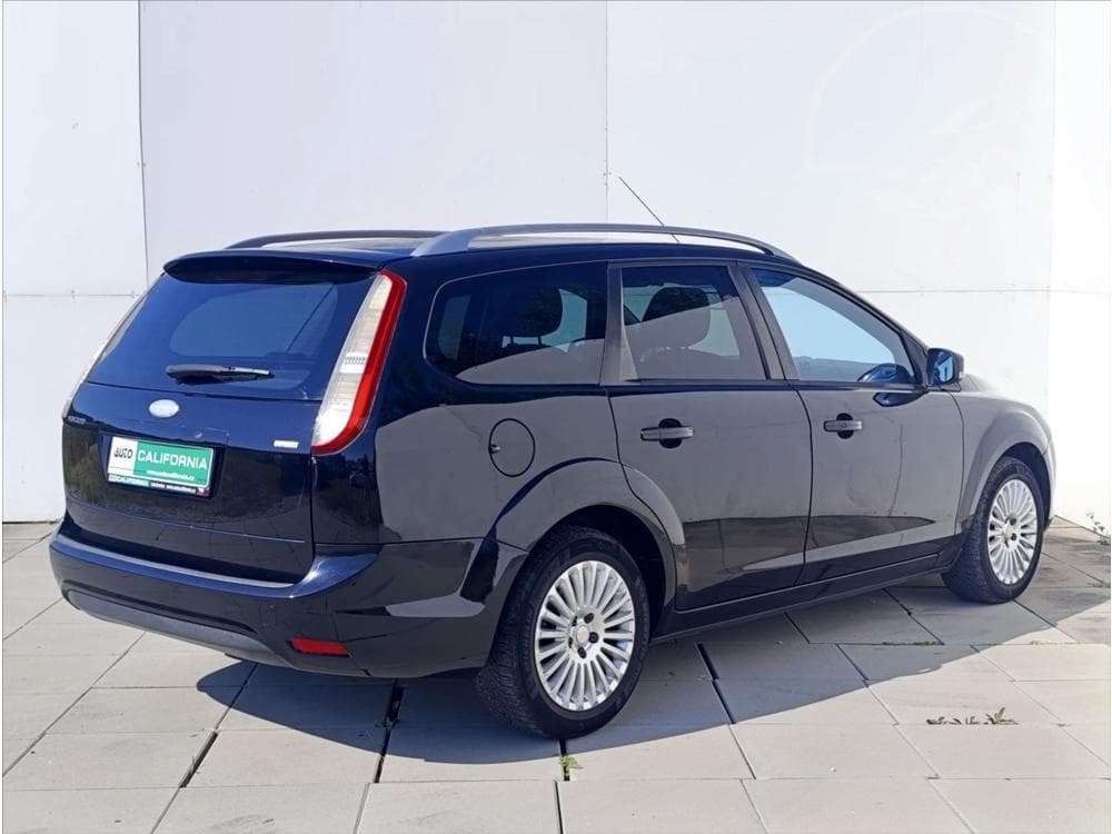 2010 Ford FOCUS - 6