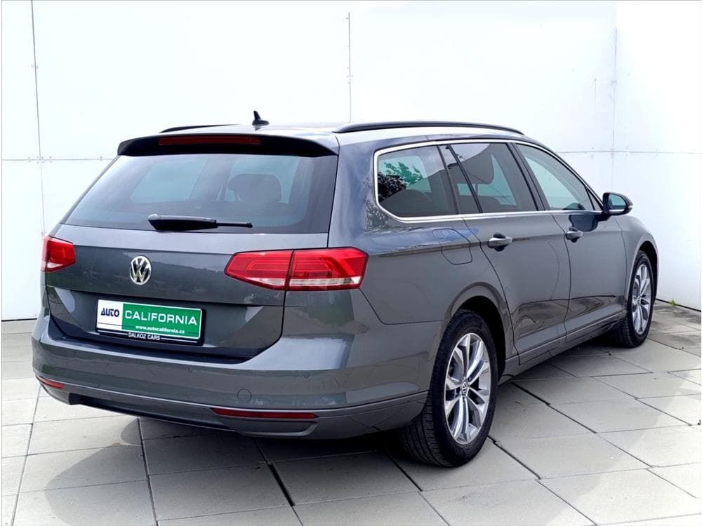 2016 Volkswagen PASSAT - 7