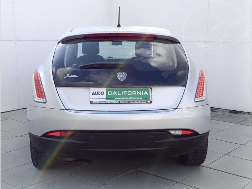 2010 Lancia DELTA - 8