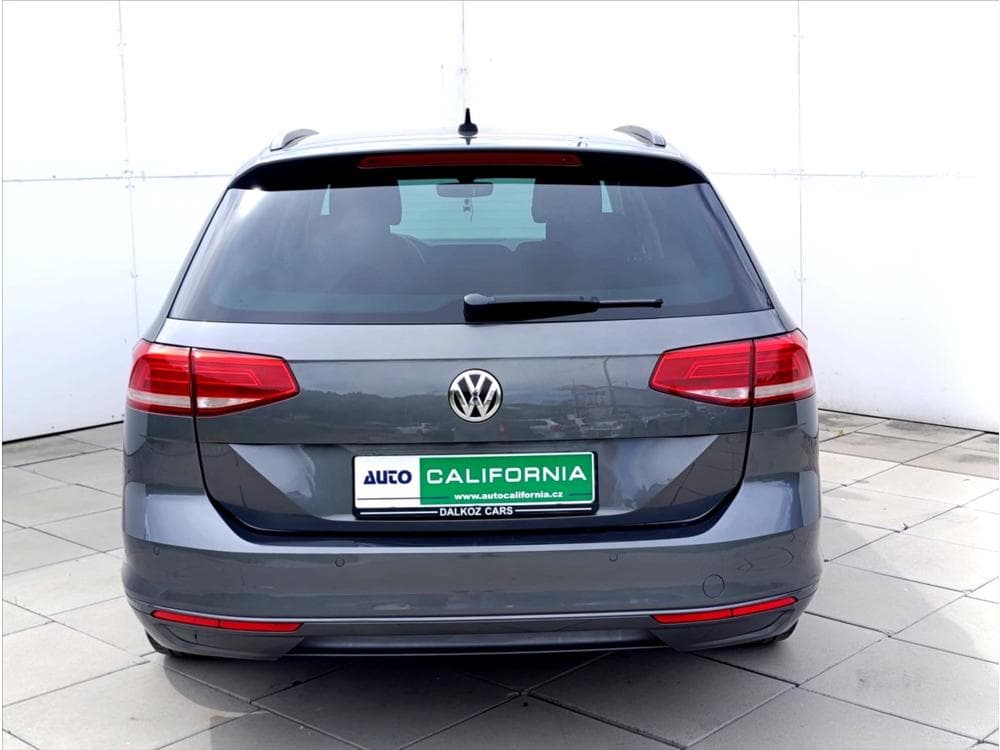 2016 Volkswagen PASSAT - 8
