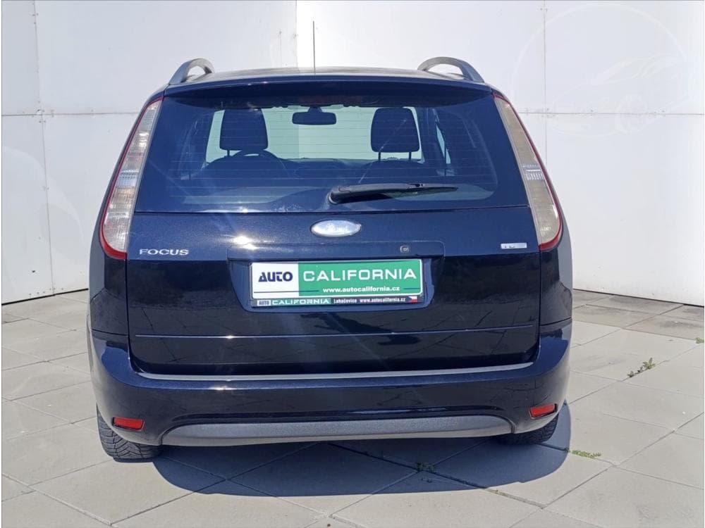 2010 Ford FOCUS - 8