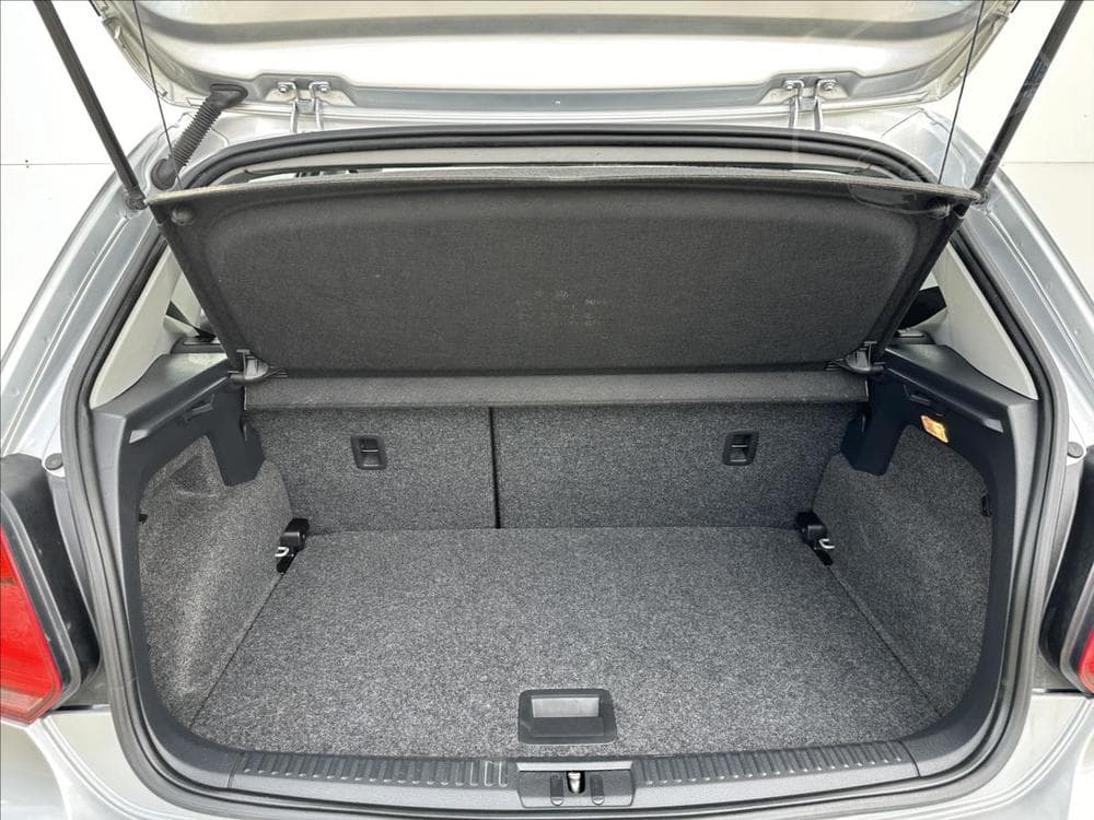 2012 Volkswagen POLO - 9