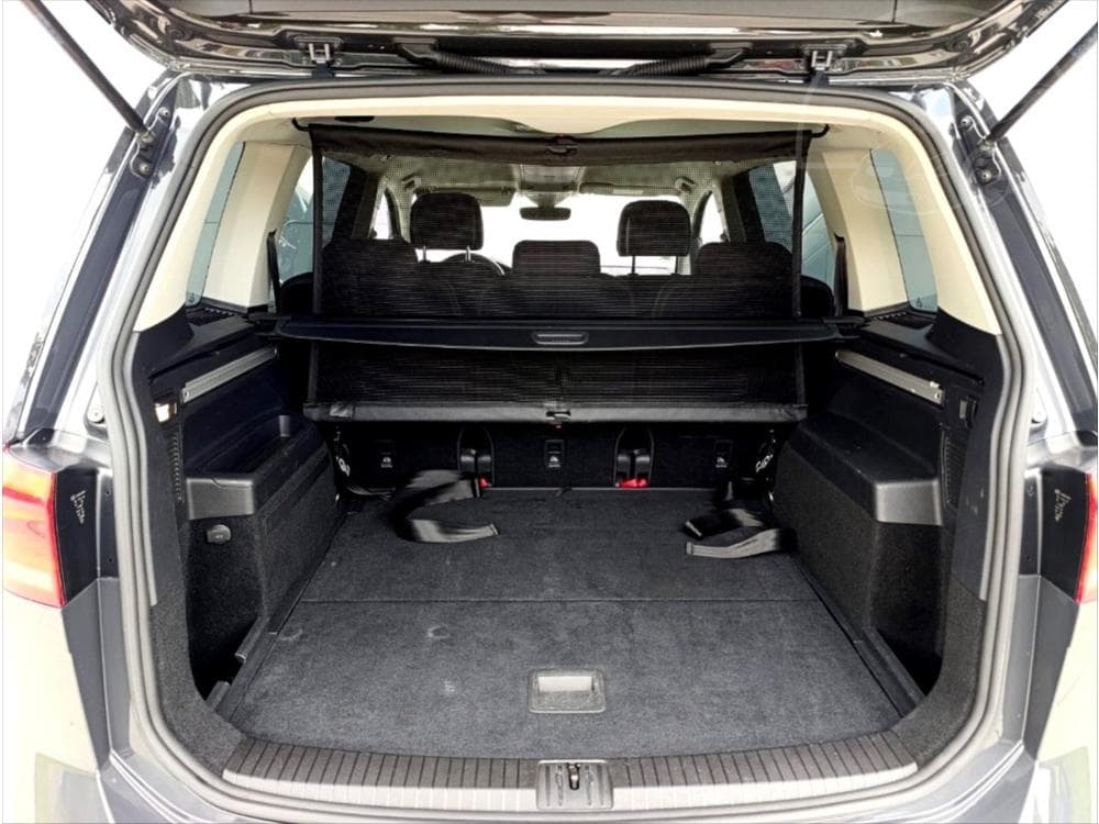 2016 Volkswagen Touran - 9