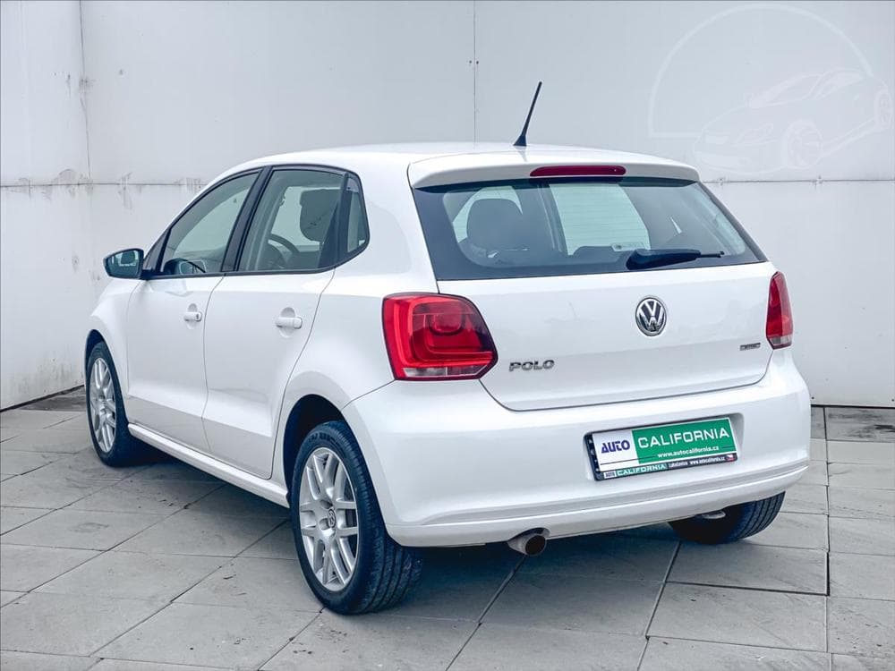 2011 Volkswagen POLO - 10