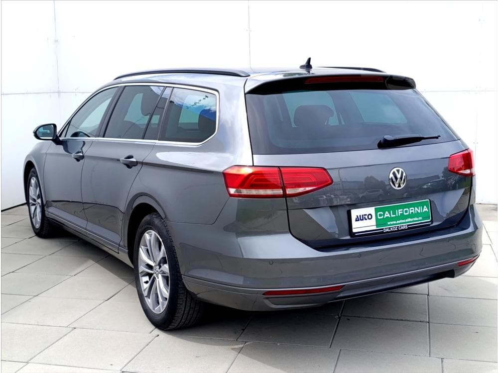 2016 Volkswagen PASSAT - 10