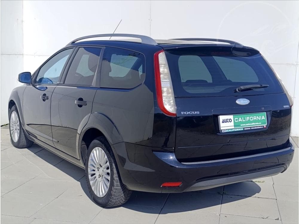 2010 Ford FOCUS - 10