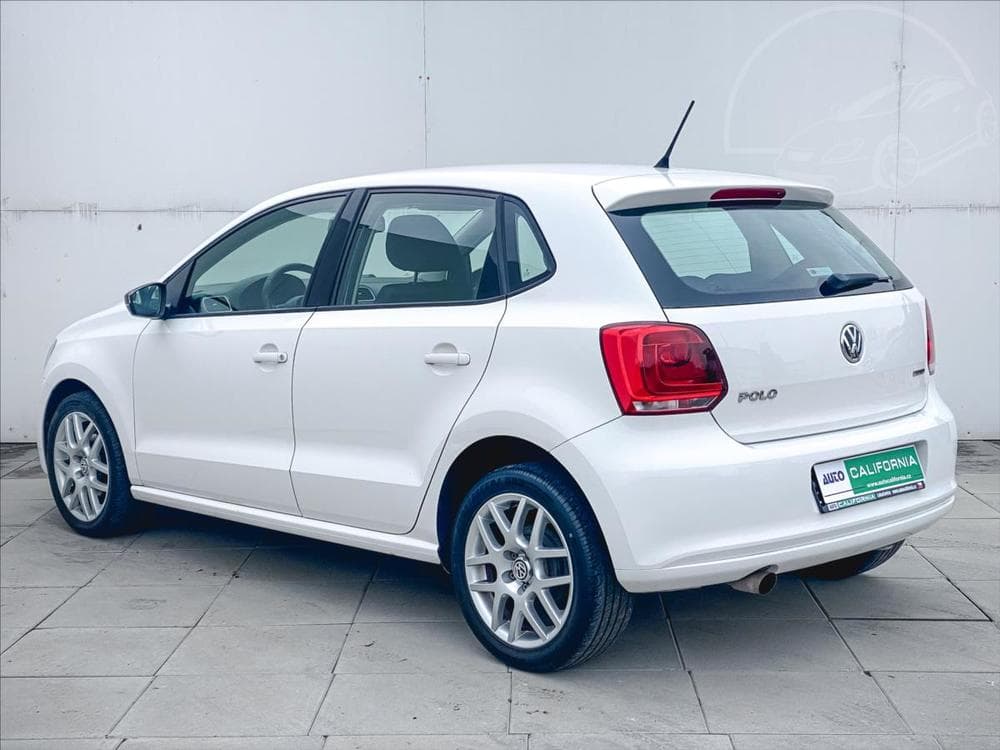 2011 Volkswagen POLO - 11