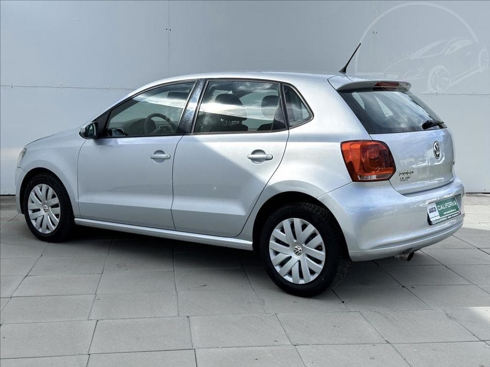 2012 Volkswagen POLO - 11