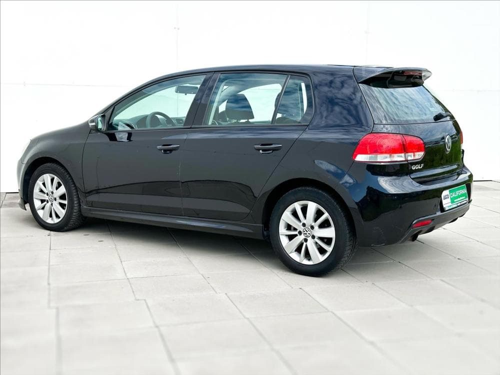2011 Volkswagen GOLF - 11