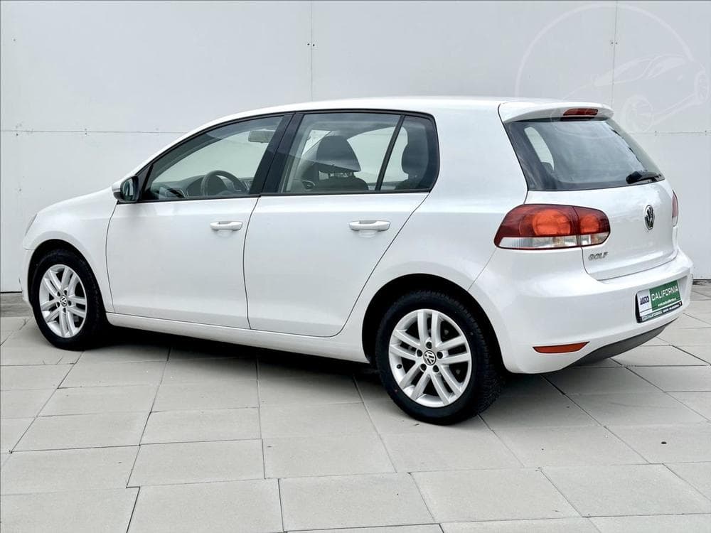 2011 Volkswagen GOLF - 11