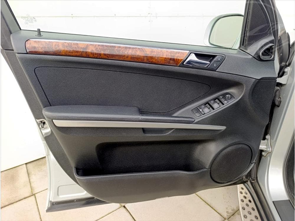 2005 Mercedes-Benz M-Class - 12