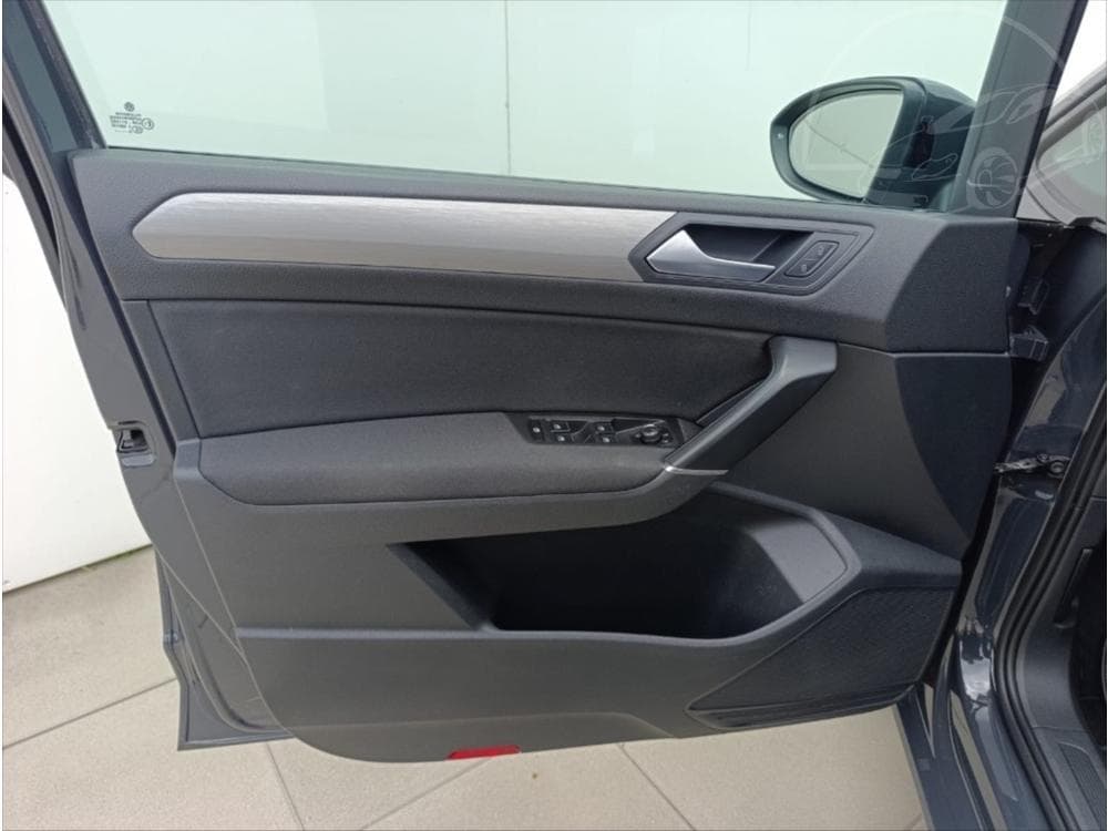 2016 Volkswagen Touran - 12