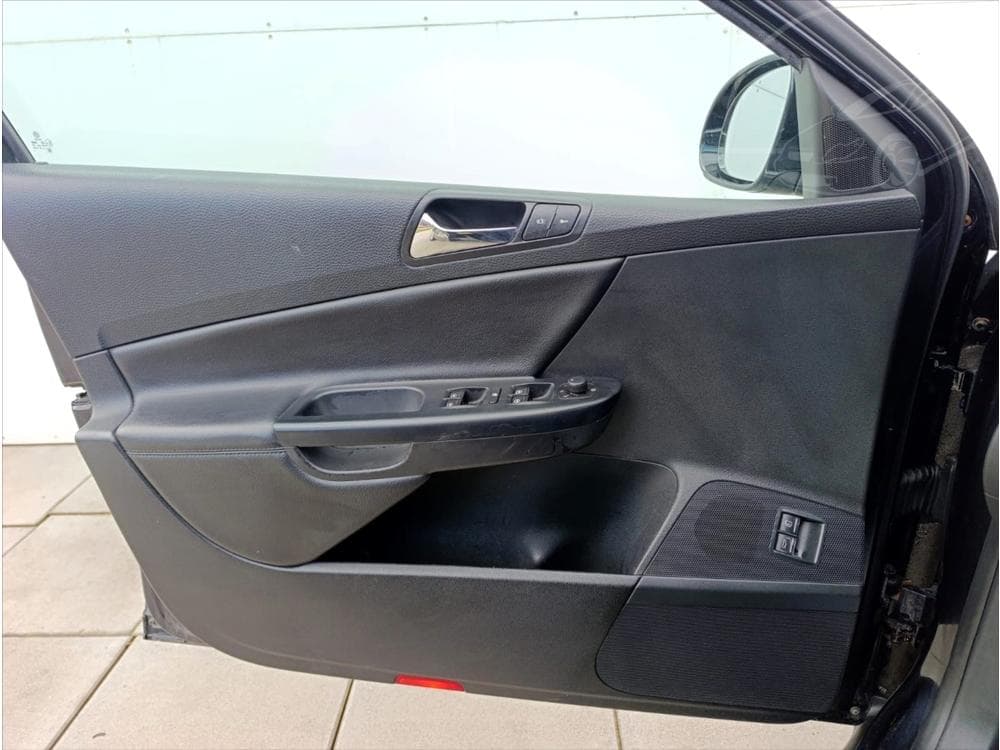 2006 Volkswagen PASSAT - 12