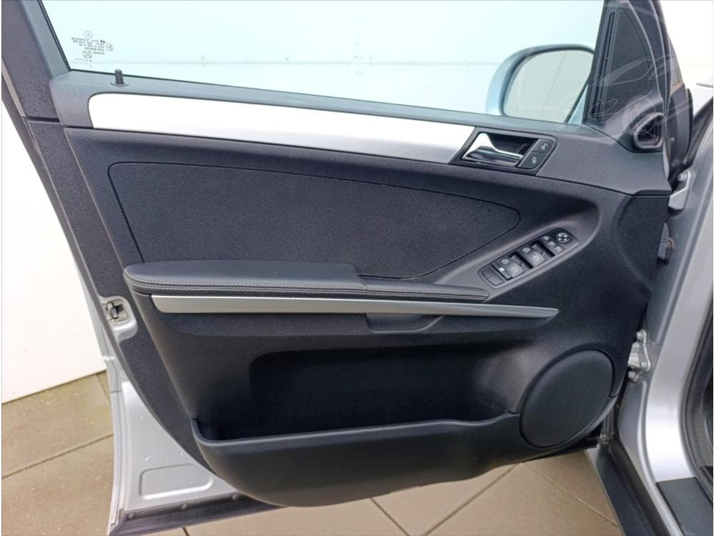 2009 Mercedes-Benz M-Class - 12