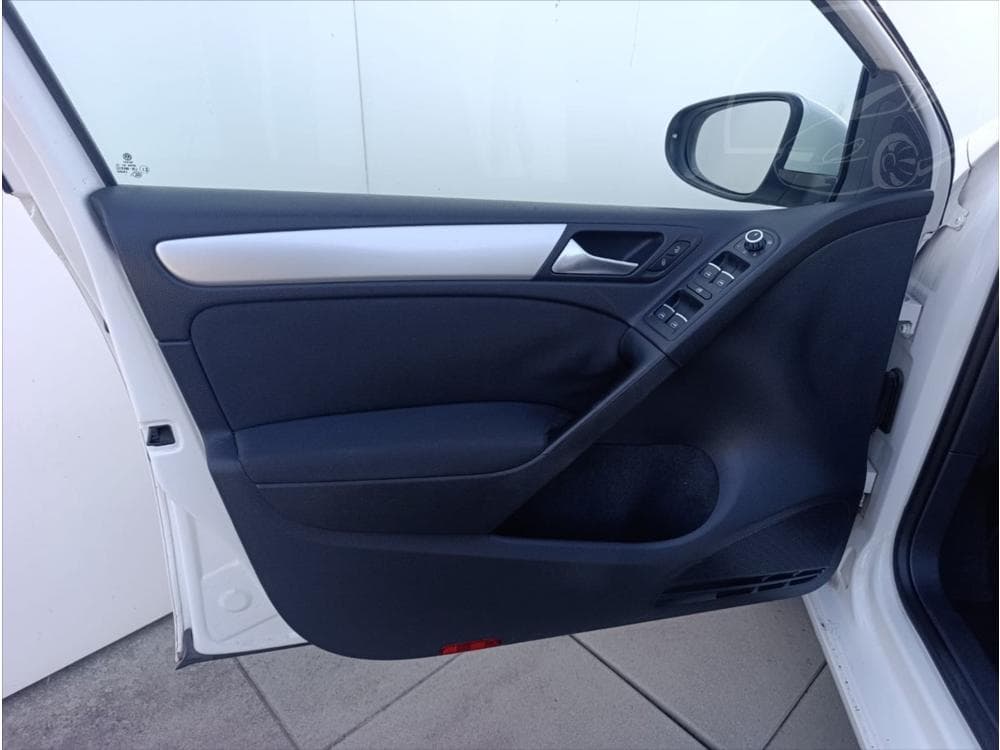 2012 Volkswagen GOLF - 12