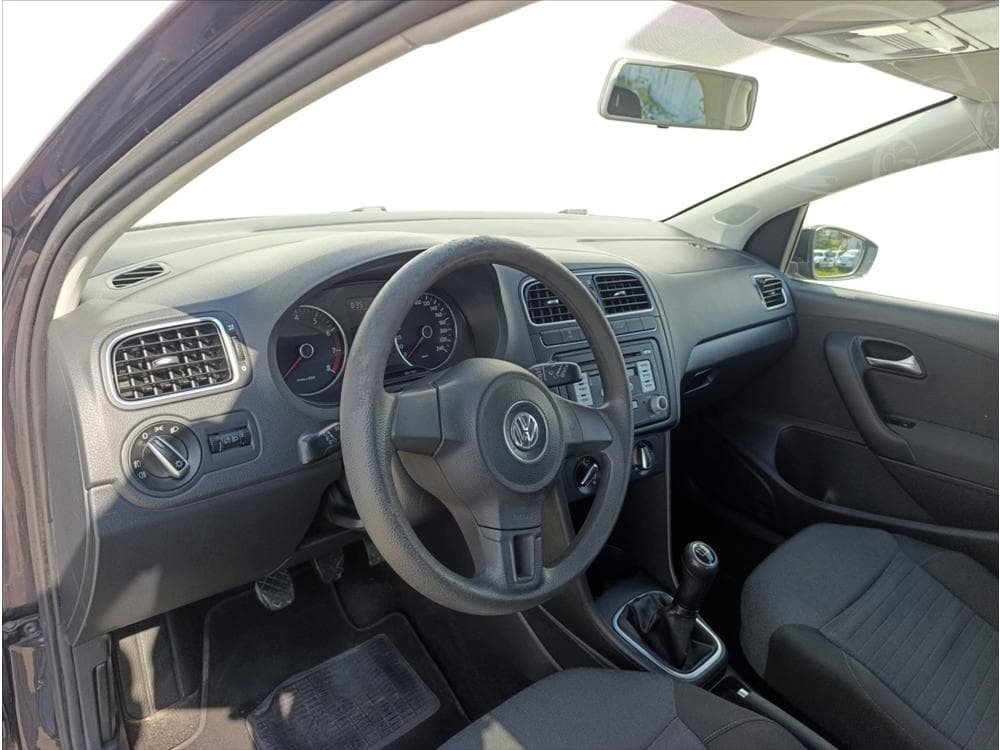 2011 Volkswagen POLO - 25
