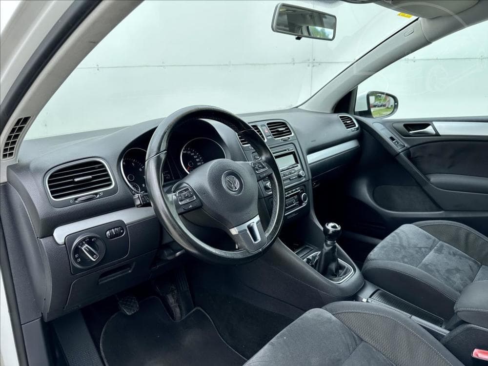 2011 Volkswagen GOLF - 13