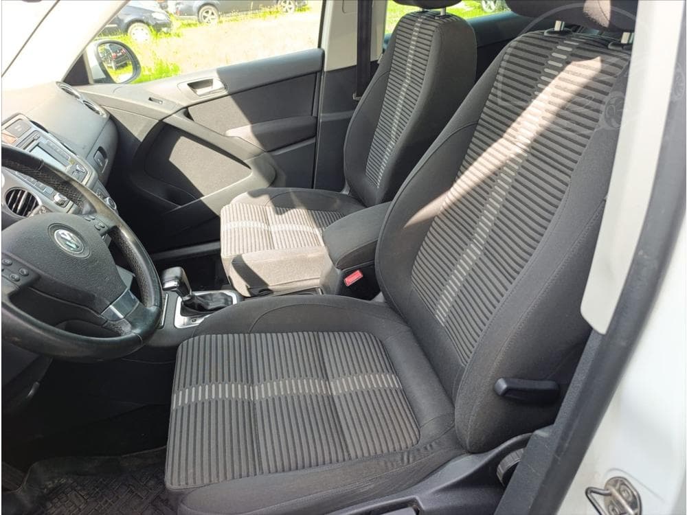 2010 Volkswagen TIGUAN - 25