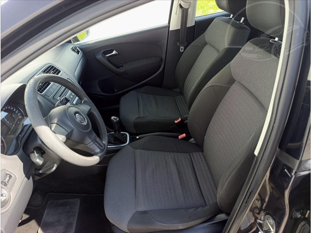 2011 Volkswagen POLO - 27